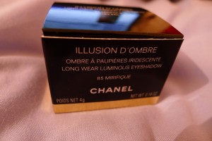 Chanel's Illusion D'Ombre Eyeshadow Review 1