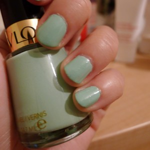 NOTD - Revlon Minted Nail Polish 1