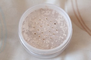 Laura Mercier Loose Setting Powder Review 3