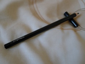 MAC Smolder Eye Kohl Eyeliner Review 1