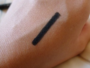 MAC Smolder Eye Kohl Eyeliner Review 5