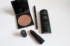 Living Nature Makeup Review 1