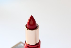 L'oreal Color Riche True Red Lipstick Review 3