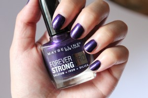 Maybelline Forever Strong Nail Polish Review 1