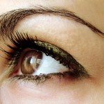 Using Contacts With Eye Makeup 2
