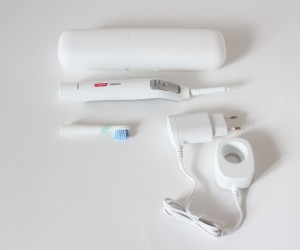 Colgate ProClinical A1500 Electric Toothbrush Review 6