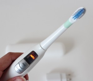 Colgate ProClinical A1500 Electric Toothbrush Review 4