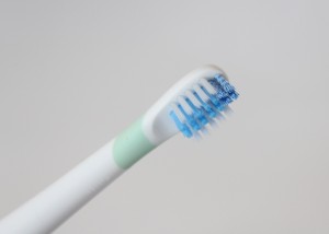 Colgate ProClinical A1500 Electric Toothbrush Review 7