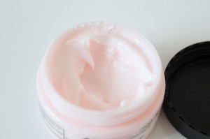 The Body Shop Vitamin E Moisture Cream 2